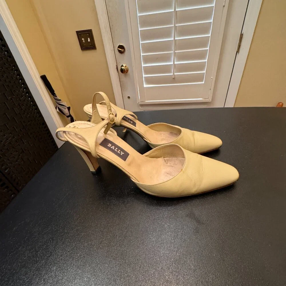 Bally size 8.5  slingback shoes